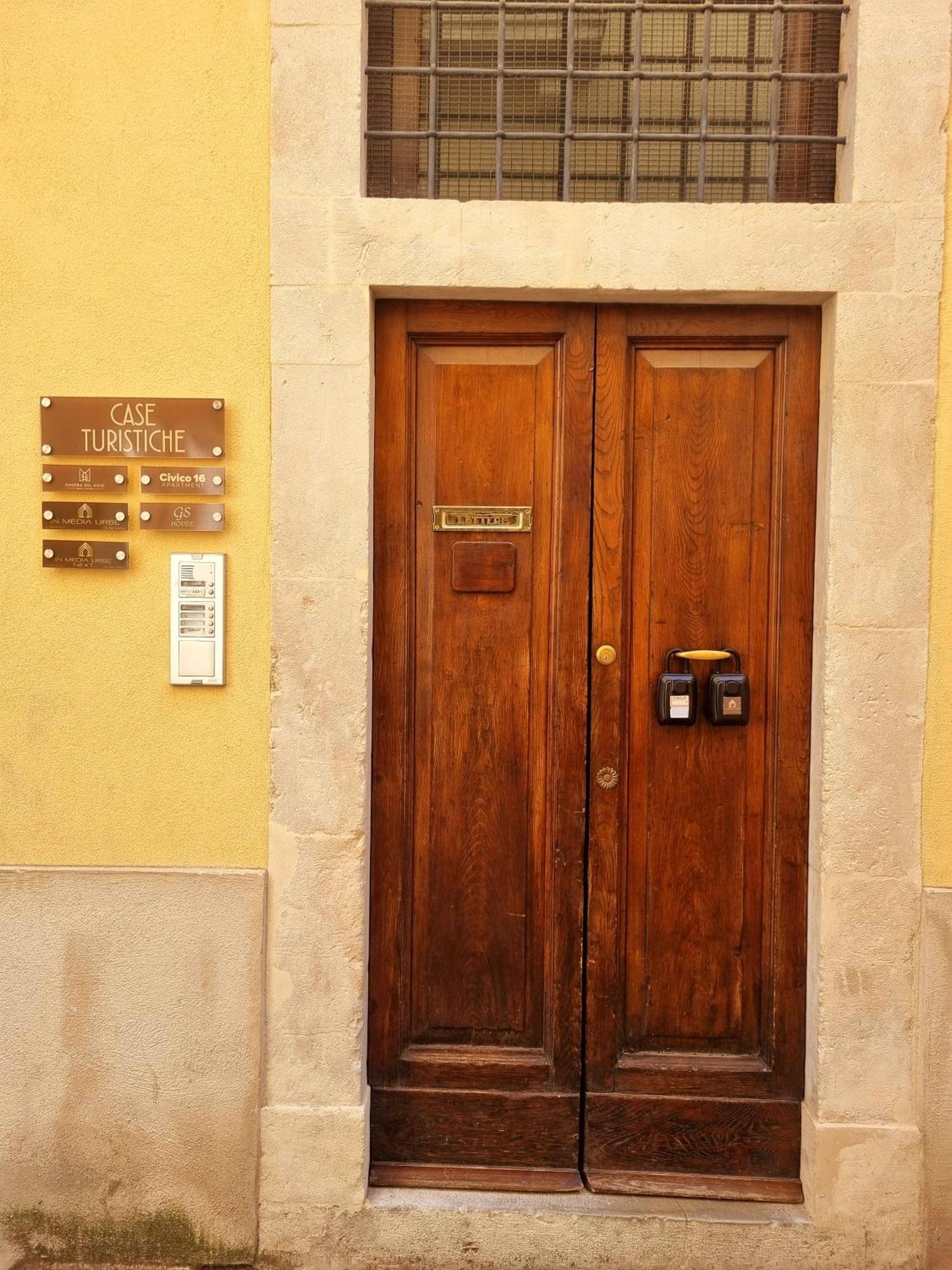 Civico16 Appartamento Λ' Άκουιλα Εξωτερικό φωτογραφία